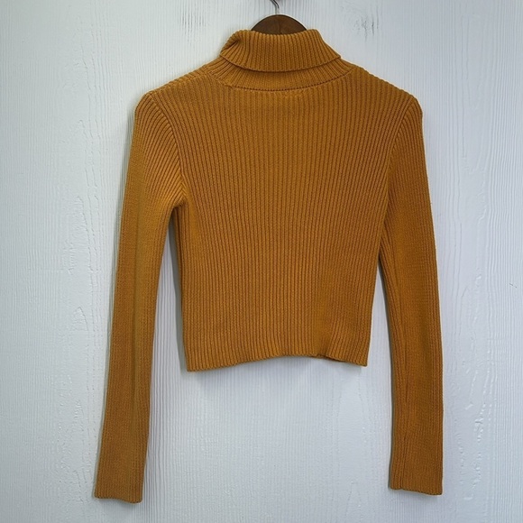 Forever 21 - Disney X Mickey Mouse Retro Yellow Crop Turtleneck Size Small - Picture 10 of 10